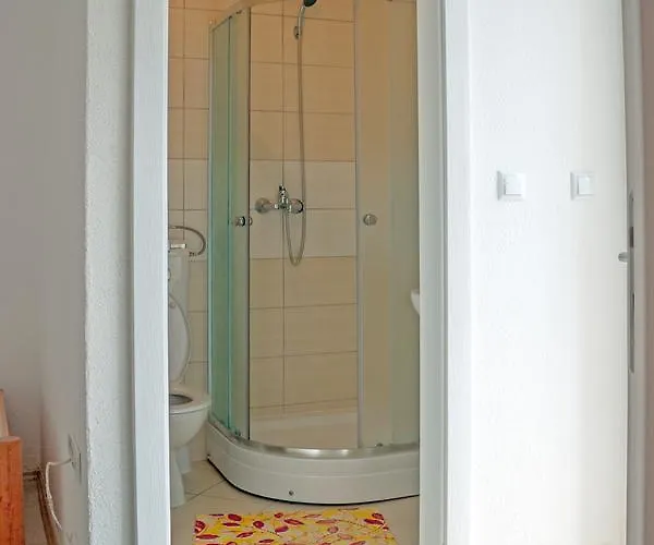 Blue Box krevet i doručak 3*